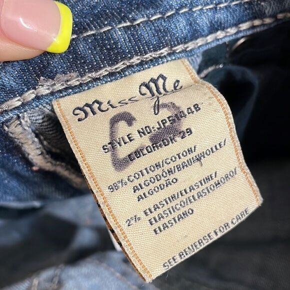 Miss me boot cut rhinestone chain pocket jeans, size 28 EUC - Picture 8 of 10